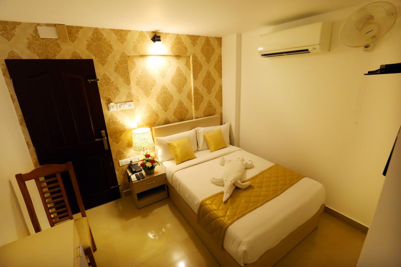 Hotel Swarna Residency Kochi المظهر الخارجي الصورة