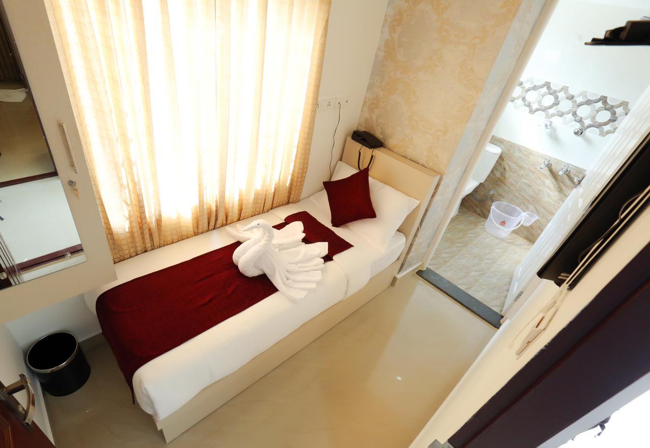 Hotel Swarna Residency Kochi المظهر الخارجي الصورة